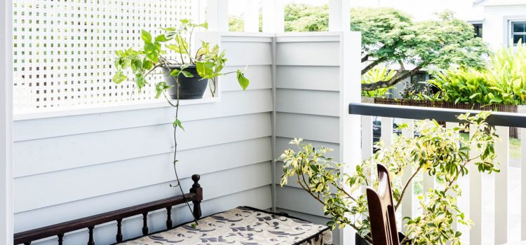 VARANDERof double gable Queenslander