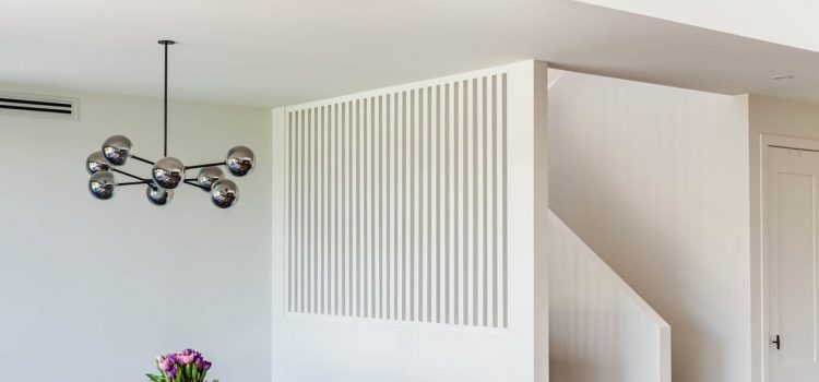 Feature pendant light over dining room table